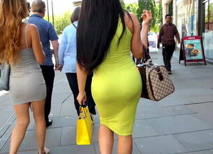Big yellow booty